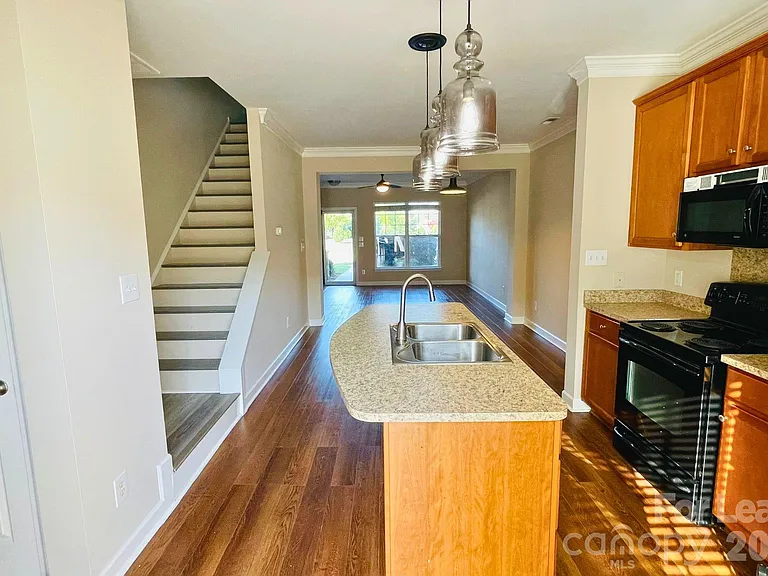 5112 Prosperity Church Rd — Photo 5