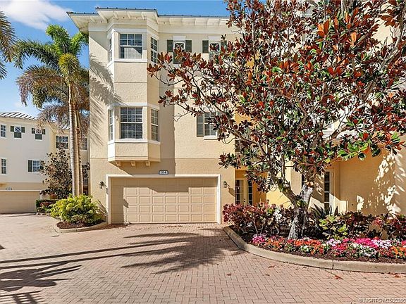 3rd image of 334 SW Atlanta Ave