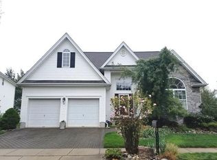 4 Saint Andrews Ct, Monroe Township, NJ 08831