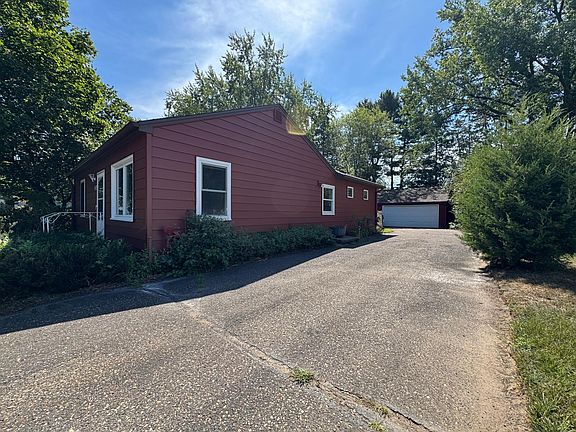 2nd image of 830 Sandhurst Dr W