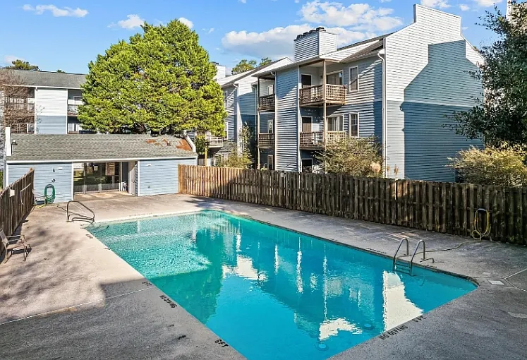 4210 Wilshire Blvd #D204 — Photo 3