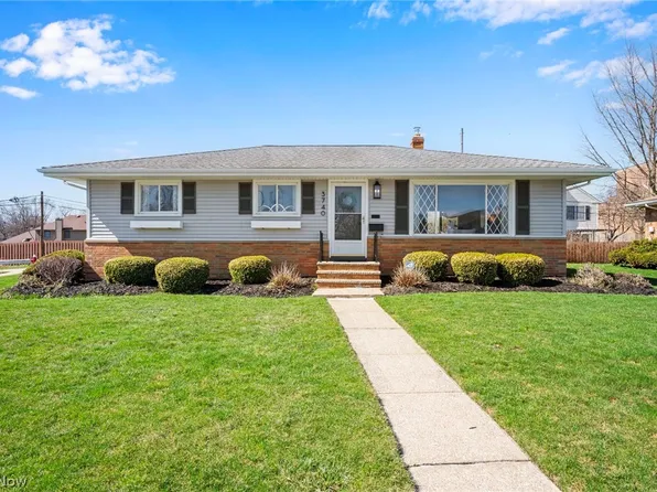 3740 W 214th St, Fairview Park, OH 44126