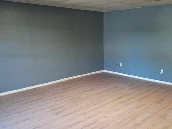 2nd image of 407 E Runnels St #6
