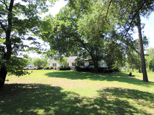 1892 Hopson Dr, Athens, TX 75752