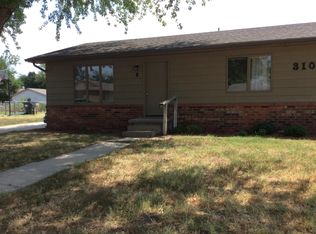 3100 N Lakeview Rd, Hutchinson, KS 67502