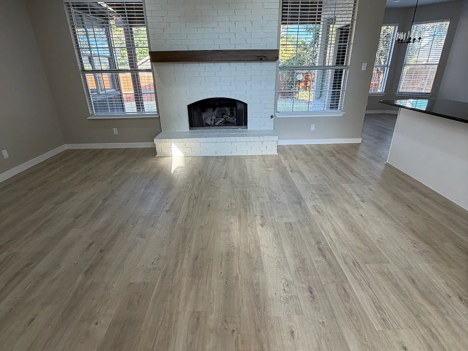 5 bed, 3.5 bath, 2824 sqft, $3,000 — Photo 2