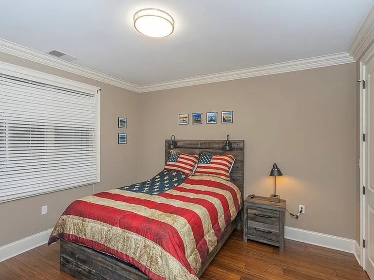 122 Regatta Dr — Photo 36