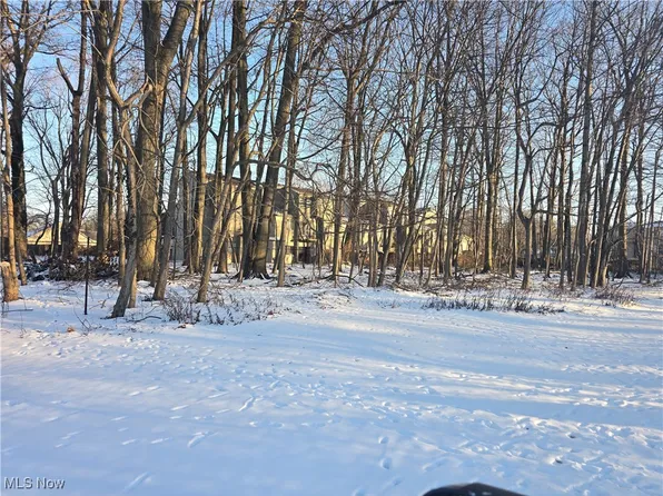 Vl 2 Oak St, Willoughby, OH 44094