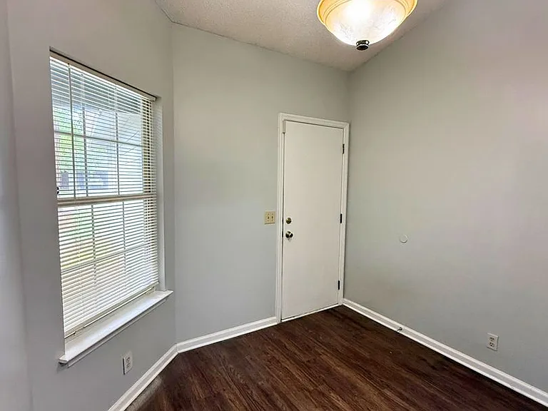 108 Craig Way — Photo 5