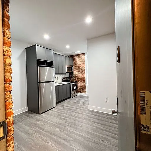 2475 Hughes Ave #2 — Photo 7
