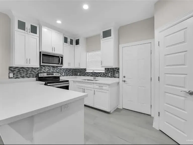 1706 Playa Dr #2 — Photo 1