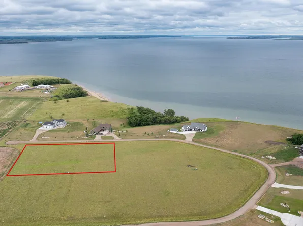 5840 Sandstone Point Rd, Beulah, ND 58523
