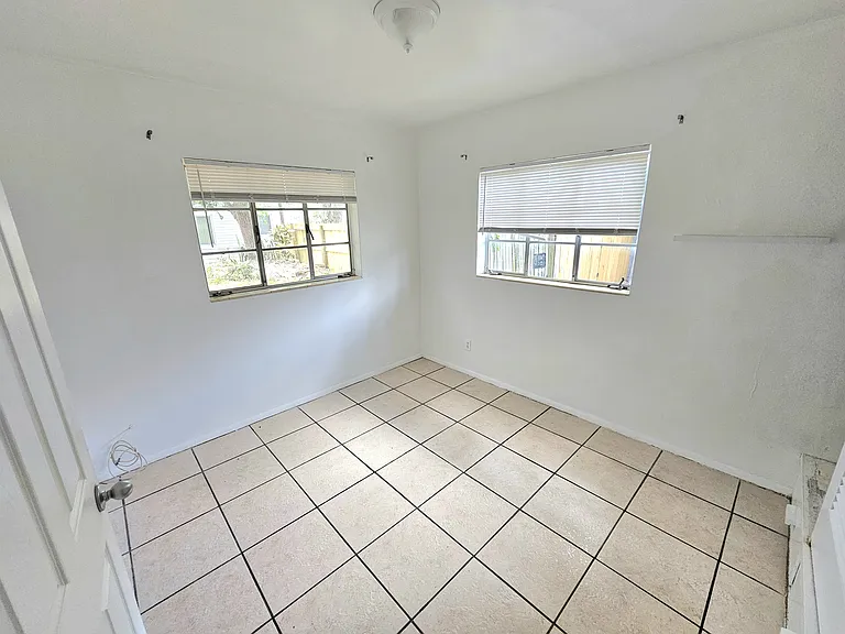 10532 51st Ter N — Photo 11
