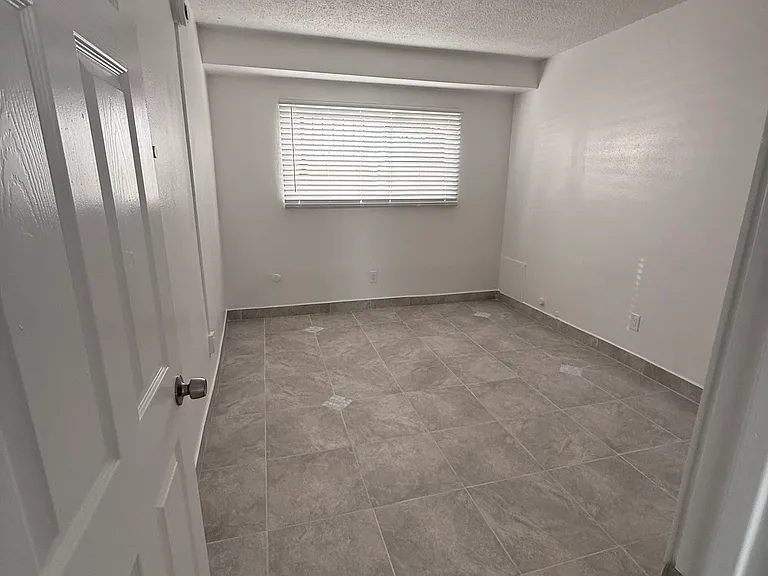 7533 Vineland Ave #2 — Photo 7