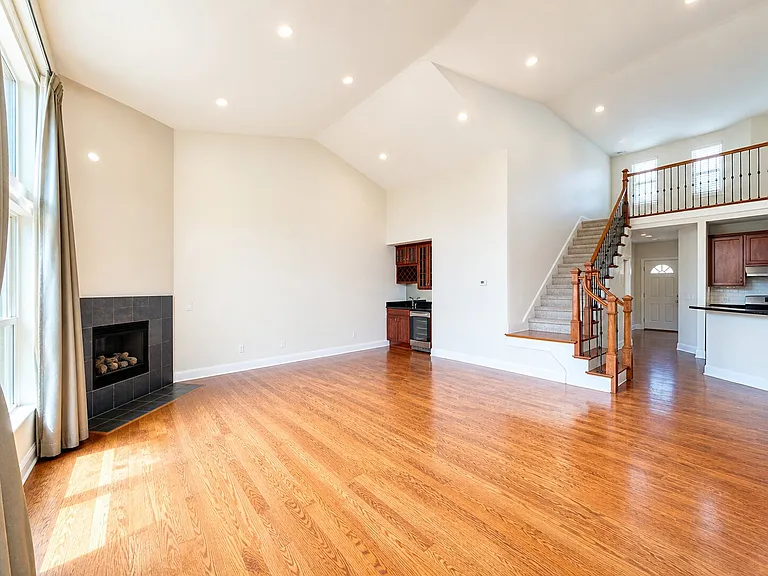 4392 Navin Field Ln — Photo 8