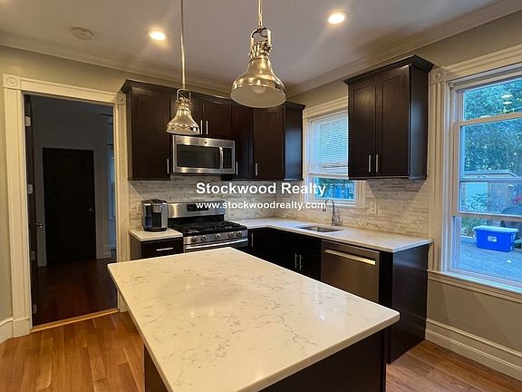 2nd image of 12 Dorset St #1
