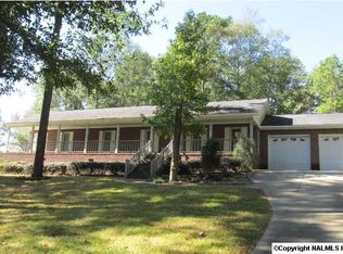 6382 Riveroak Dr S, Gadsden, AL 35907