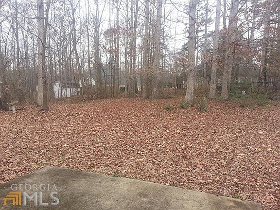 4th image of 205 Rosewood Cir