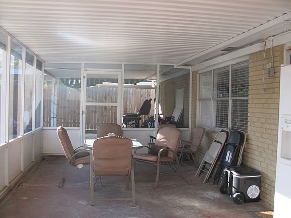 3rd image of 3012 Lesley Dr
