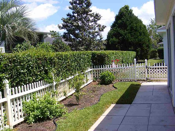 5th image of 580 Boxwood Pl