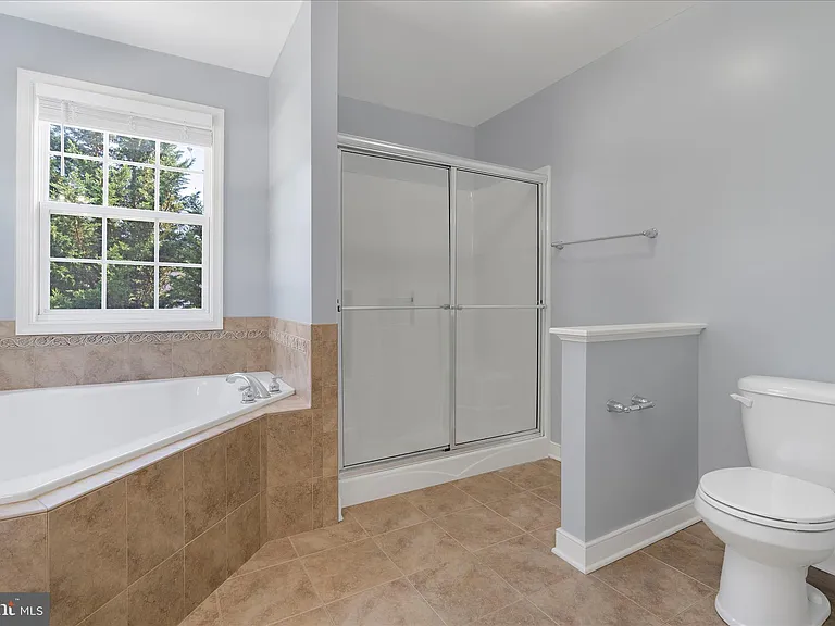 132 Pineview Ave #B — Photo 24