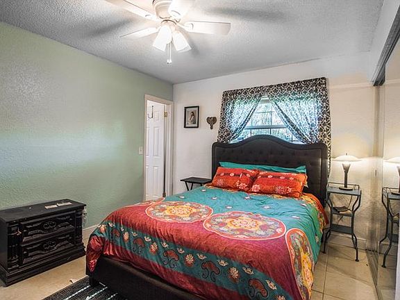 3rd image of 2107 W Idlewild Ave