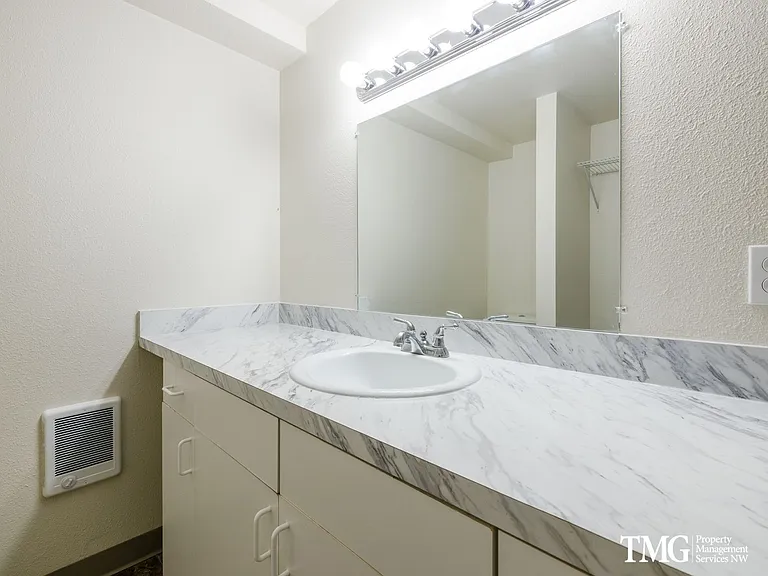 1102-1138 E 1st Ave — Photo 6