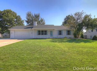 13310 Pineoak Dr, Holland, MI 49424