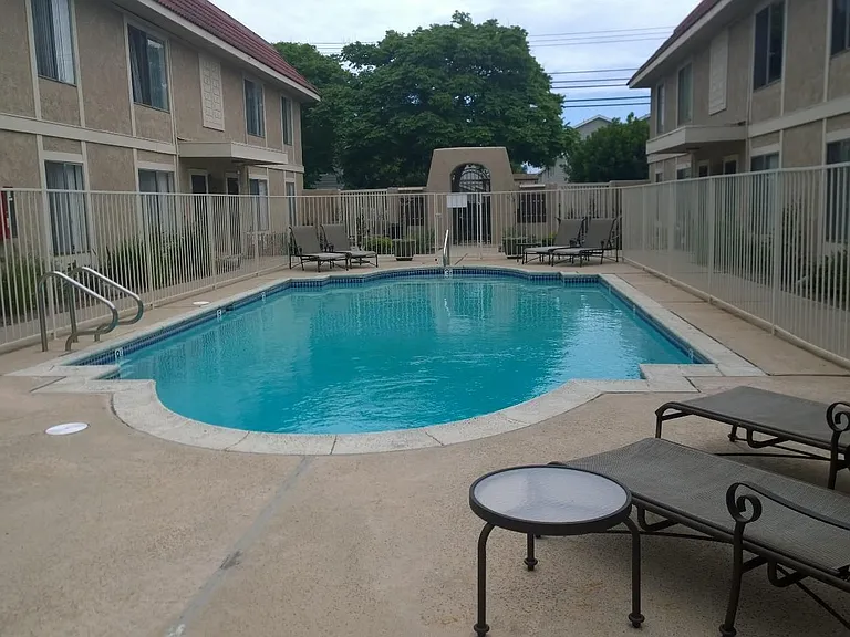 La Costa Apartments — Photo 5