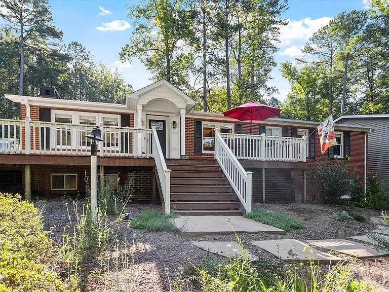 2129 Kelly Rd — Photo 2