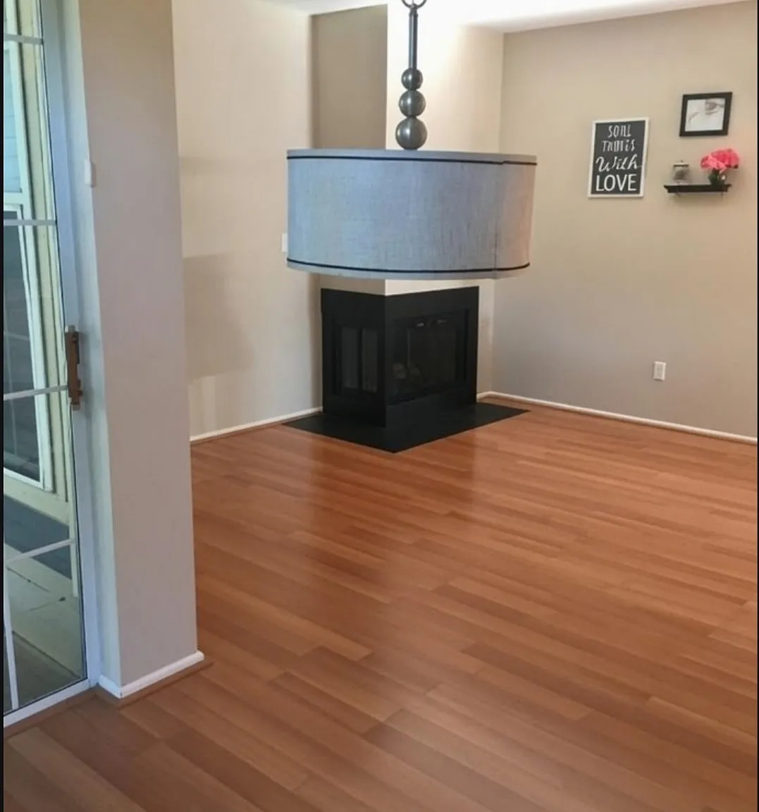 2 bed, 1000 sqft, $2,400 — Photo 2