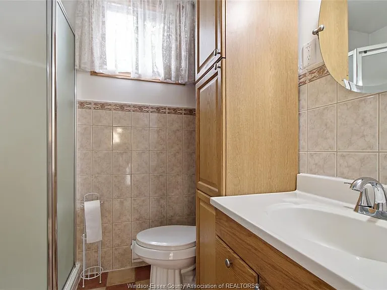 1229 Arncliffe Place — Photo 11