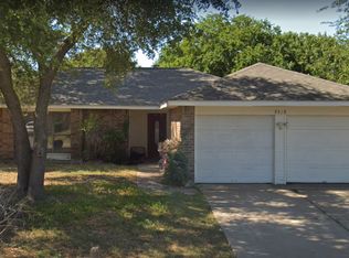2418 McKensie Ln, Grand Prairie, TX 75052