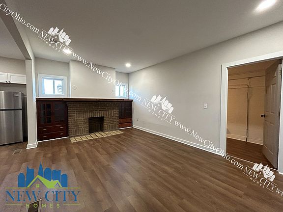 3rd image of 1390-1392 Sullivant Ave #1390
