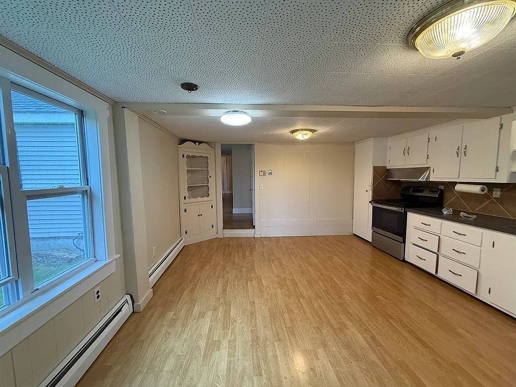 Building Photo - 84 Emerald Rd #1