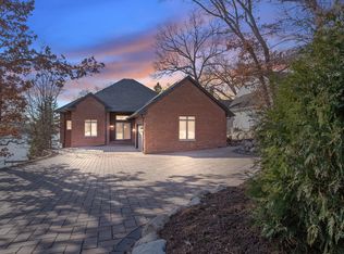 3489 Siems Ct, Arden Hills, MN 55112