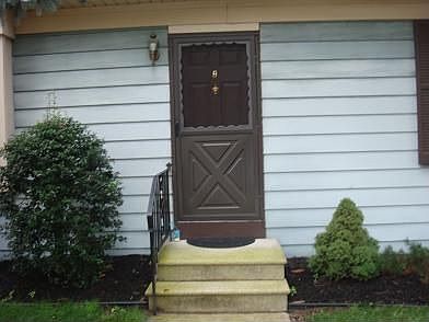 1st Floor Front Ent