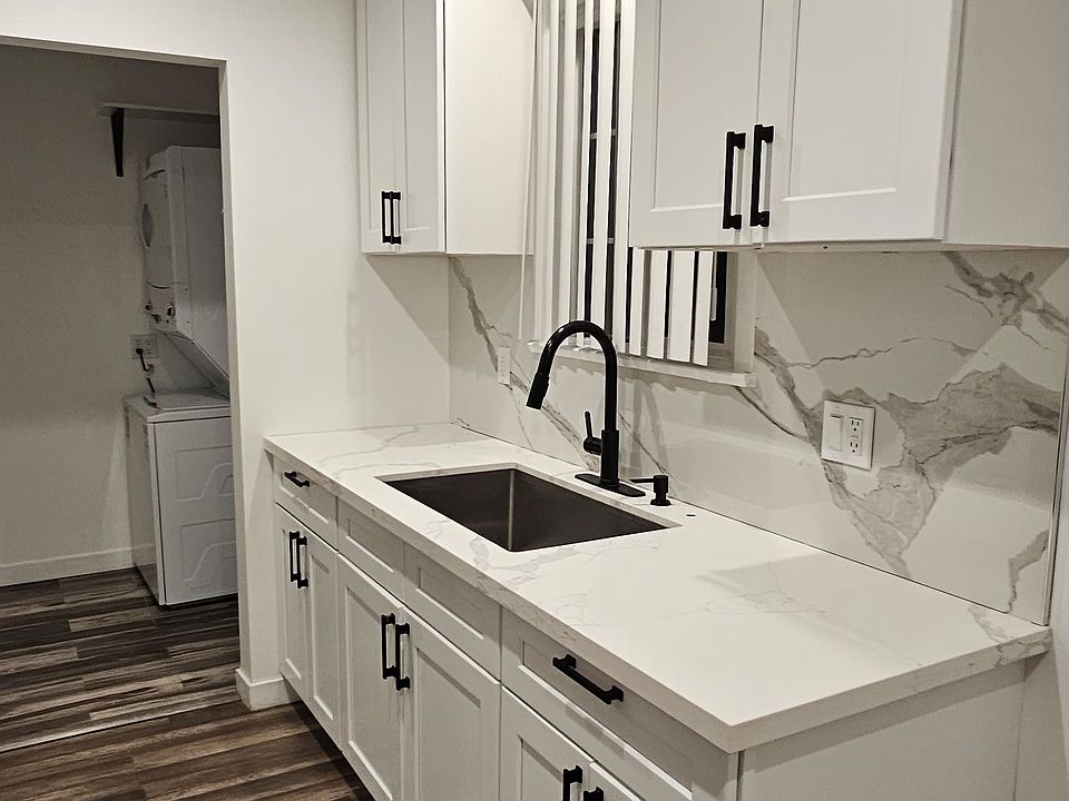 kitchen from the breakfast area