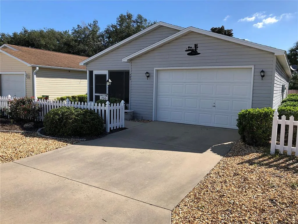 Building Photo - 705 Villita Ln