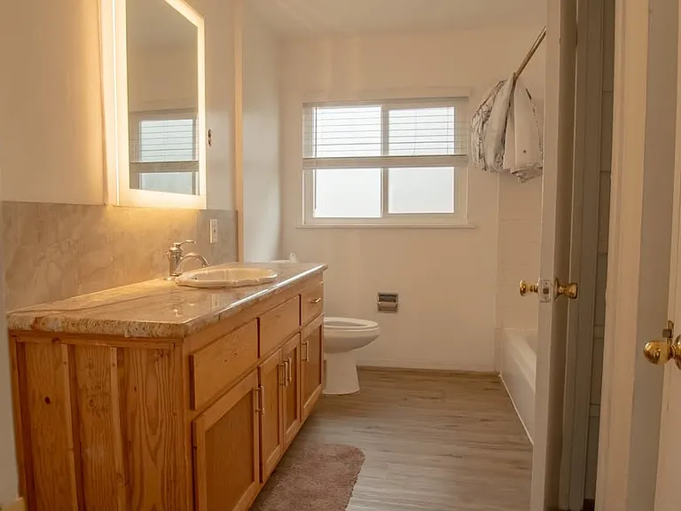 7966 Macarthur Blvd #B — Photo 9