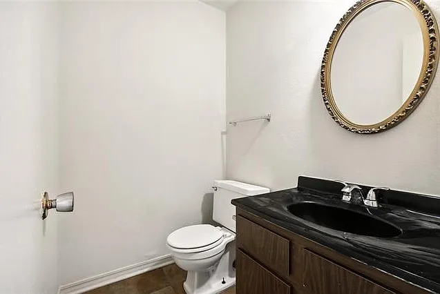 3827 Vernon St — Photo 9