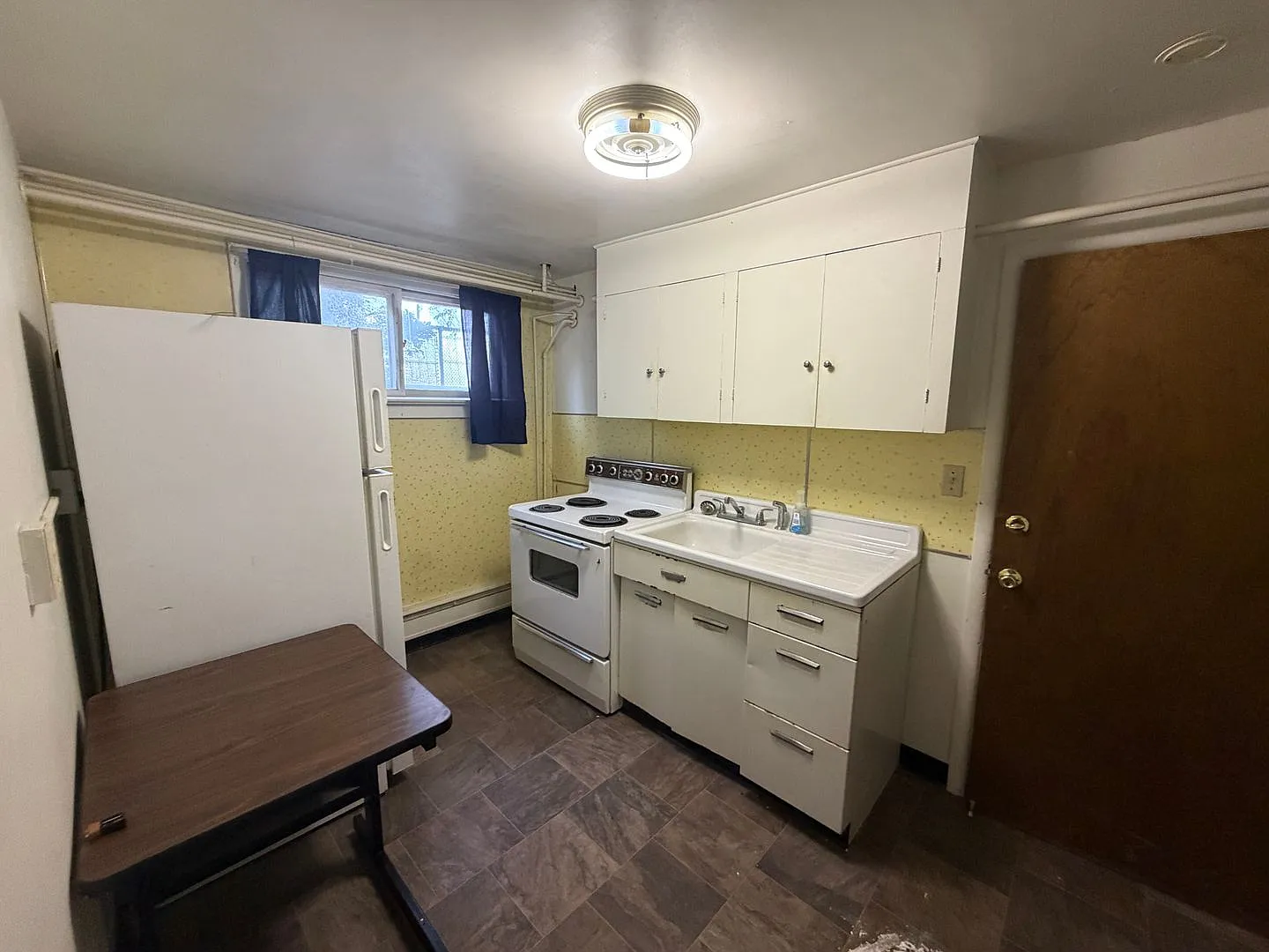 24 Broadwater Ave — Photo 2