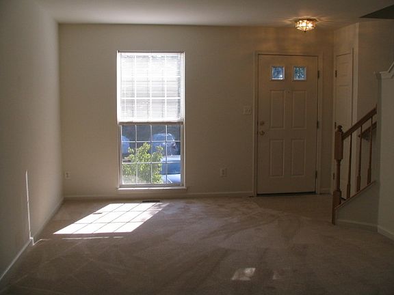 4th image of 2048 Stargrass Ct