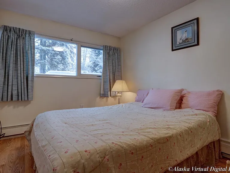 2302 W Tudor Rd — Photo 12