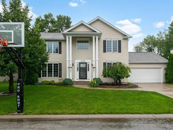 14347 Old Pine Ln, Mishawaka, IN 46545