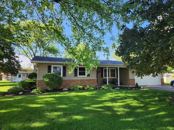 1445 McConnell Dr, Bluffton, IN 46714