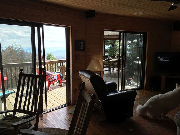 5th image of 676 Thistle Hill Ln
