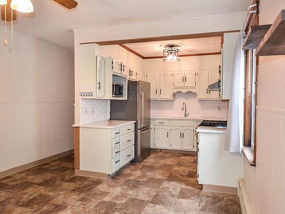 2nd image of 20 Prentice St #1