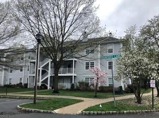 111 Raintree Ln, Mahwah, NJ 07430