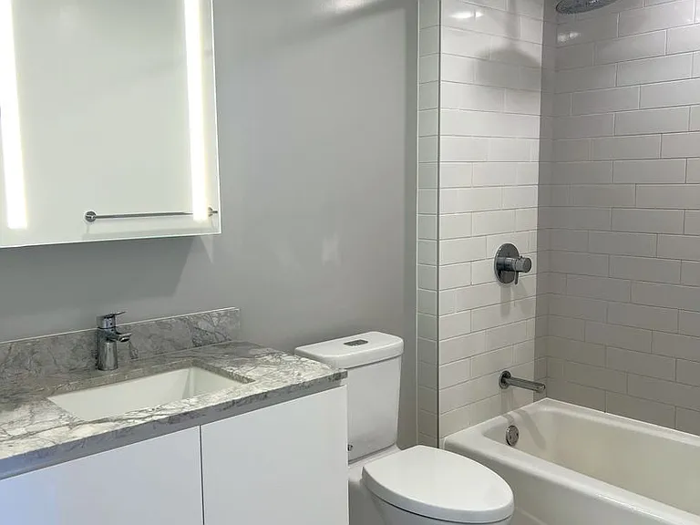 987 Queen St #2313 — Photo 10